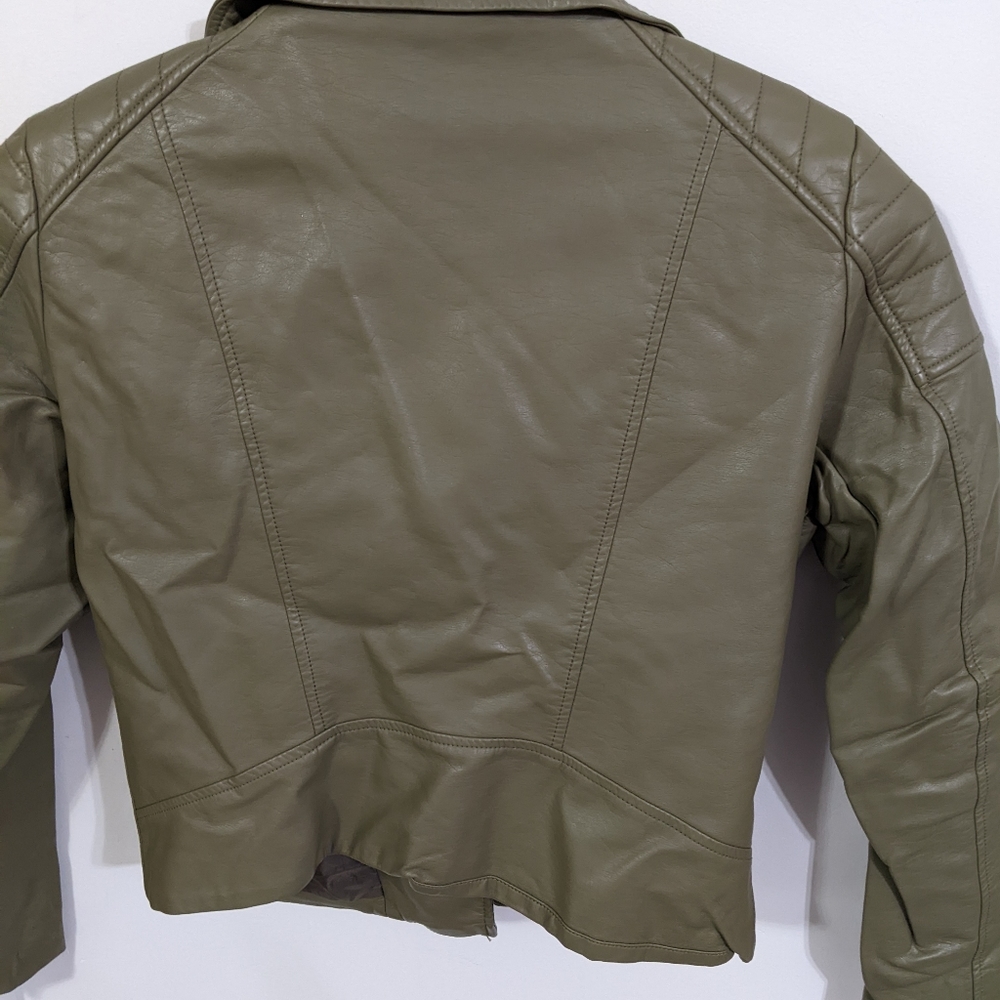 Women's Jacket - Picture 2 of 3